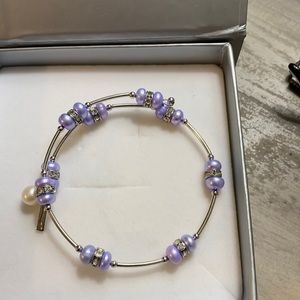 Vantel Pearls bangle bracelet